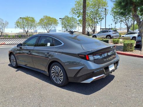 Used 2025 Hyundai Sonata Limited FWD image 4