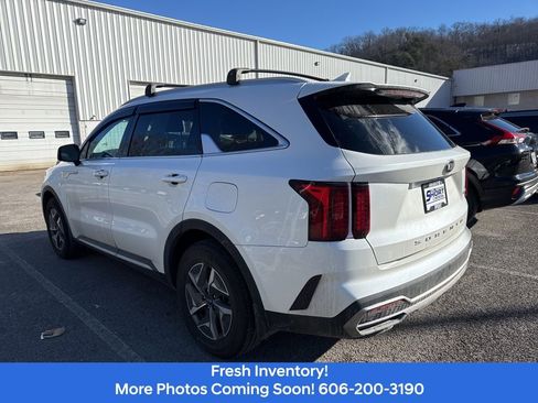 Used 2021 Kia Sorento EX image 8