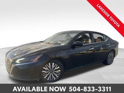 Used 2024 Nissan Altima 2.5 SV