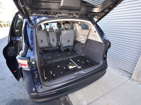 Used 2021 Toyota Sienna XLE FWD image 35