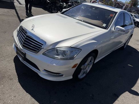 Used 2011 Mercedes-Benz S 550 image 3