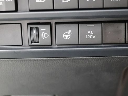 Used 2025 Toyota Sequoia Limited AWD/4WD image 30