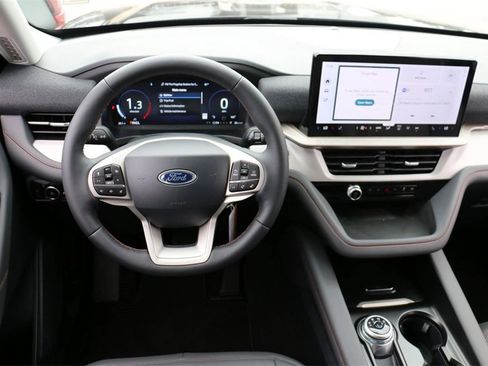 New 2025 Ford Explorer Active w/ Active Comfort Package image 21