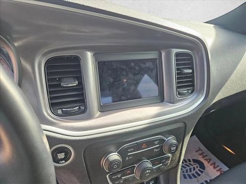 Used 2022 Dodge Charger SXT w/ Blacktop Package image 17