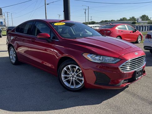 Used 2020 Ford Fusion SE FWD image 2
