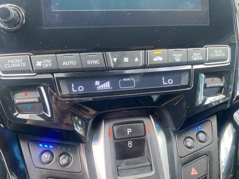 Used 2022 Honda Odyssey Elite image 18