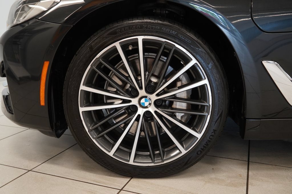 Used 2021 BMW 530e xDrive w/ Parking Assistance Package AWD/4WD image 17