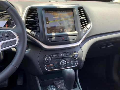 Used 2017 Jeep Cherokee Trailhawk w/ Comfort/Convenience Group image 6