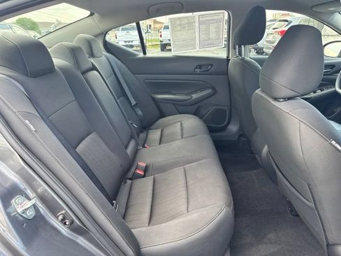 Used 2025 Nissan Altima 2.5 SV FWD image 19