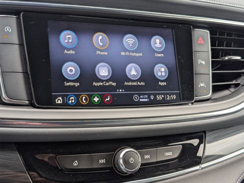 Used 2023 Buick Enclave Essence image 6