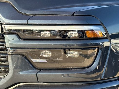New 2026 RAM 2500 Laramie AWD/4WD image 4