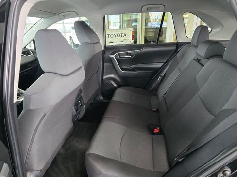Used 2025 Toyota RAV4 XLE AWD/4WD image 37