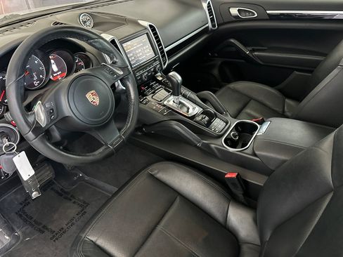 Used 2012 Porsche Cayenne AWD/4WD image 4