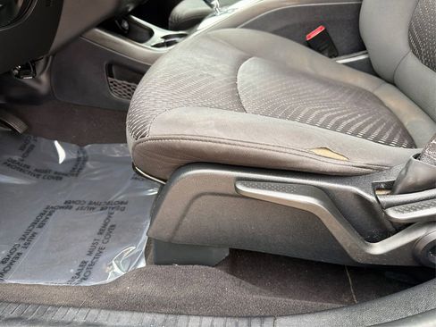 Used 2017 Dodge Journey SE w/ Flexible Seating Group FWD image 19