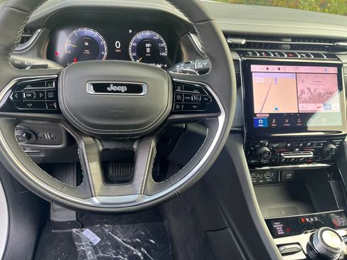 New 2025 Jeep Grand Cherokee L Overland w/ Luxury Tech Group IV AWD/4WD image 11