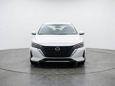 Used 2025 Nissan Sentra SV FWD image 2