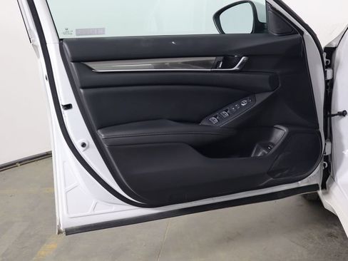 Used 2020 Honda Accord Sport image 17