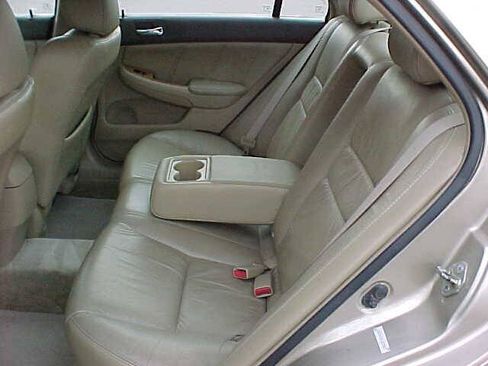 Used 2005 Honda Accord EX image 10