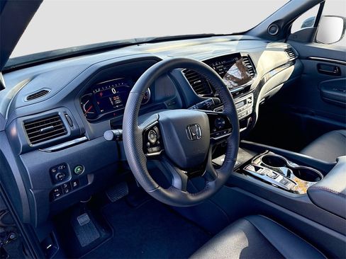 Used 2024 Honda Passport Black Edition image 9