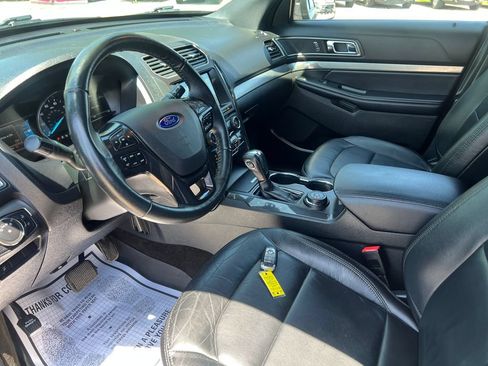 Used 2018 Ford Explorer XLT w/ Equipment Group 202A AWD/4WD image 10