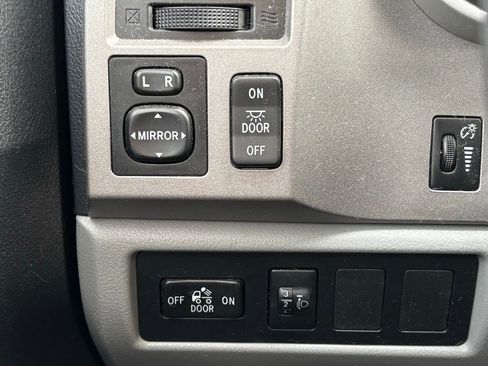 Used 2012 Toyota Tundra 2WD Double Cab image 12