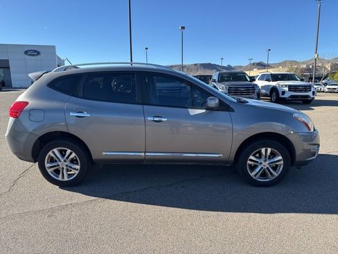 Used 2013 Nissan Rogue SV w/ Premium Pkg image 4