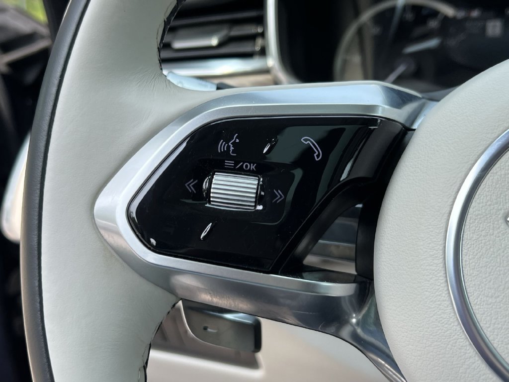 Used 2022 Jaguar F-PACE S AWD/4WD image 36