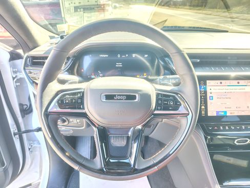 New 2026 Jeep Grand Cherokee Summit AWD/4WD image 35
