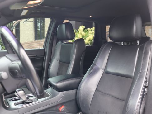 Used 2020 Jeep Grand Cherokee Altitude AWD/4WD image 24