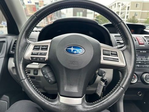 Used 2014 Subaru Forester 2.5i Limited AWD/4WD image 17