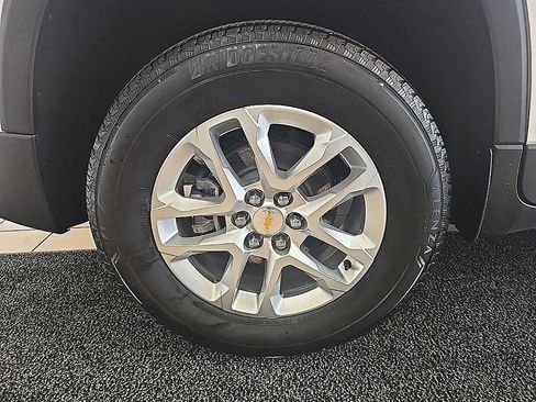 Used 2023 Chevrolet Traverse LS AWD/4WD image 42