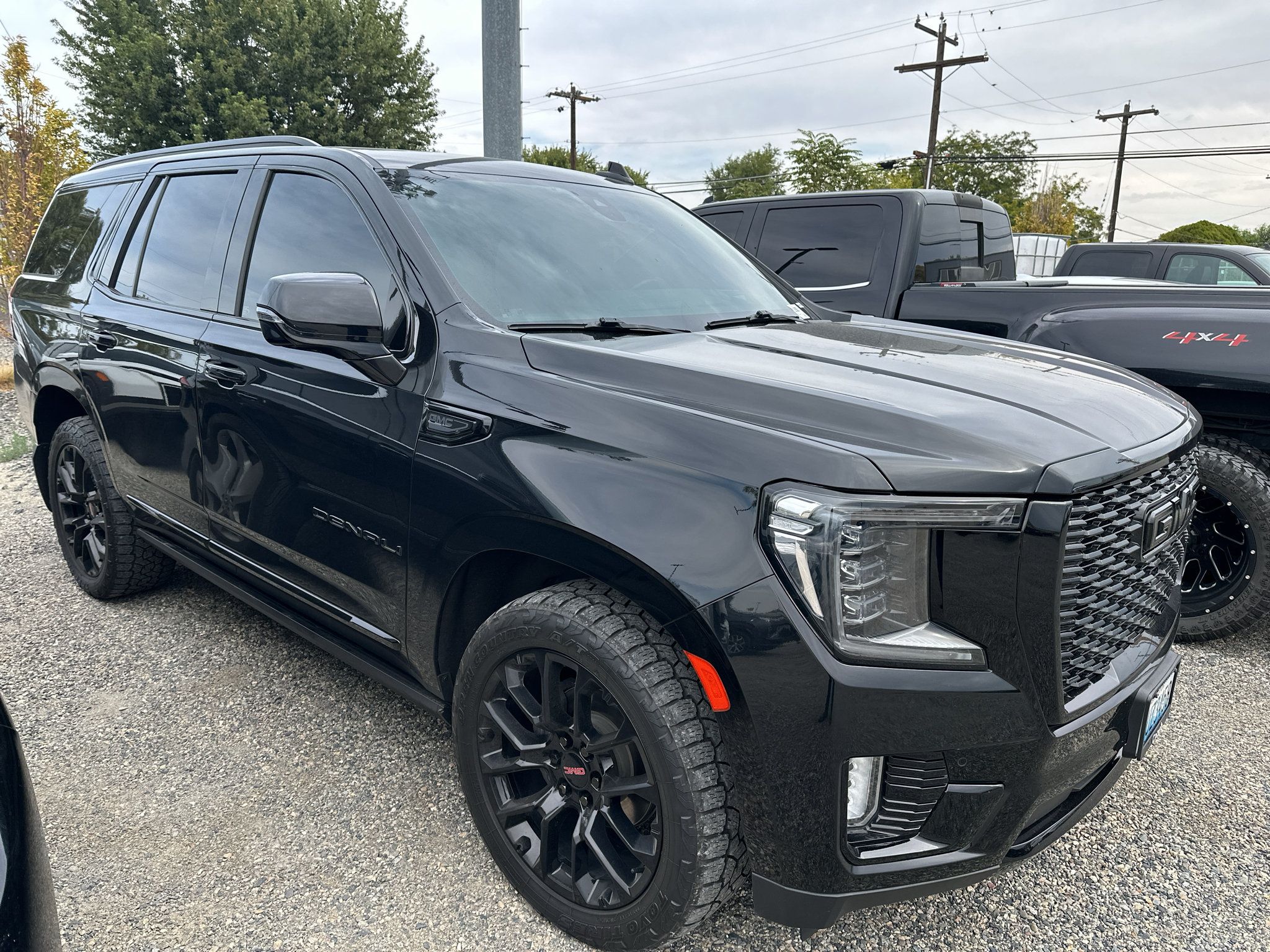Used 2022 GMC Yukon Denali AWD/4WD image 2