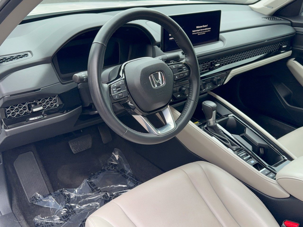 Used 2024 Honda Accord Touring image 4
