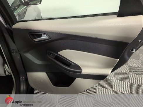Used 2013 Ford Focus SE w/ Super Fuel Economy (SFE) Pkg image 24