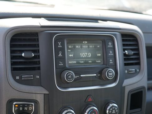 Used 2018 RAM 1500 Express AWD/4WD image 19