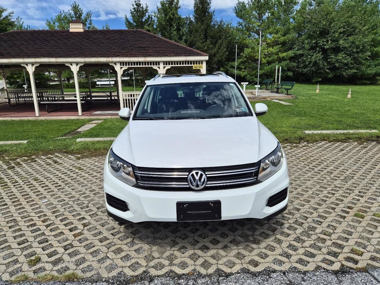 Used 2017 Volkswagen Tiguan Wolfsburg Edition AWD/4WD image 2