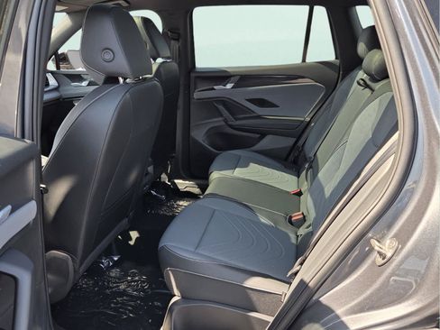 New 2026 Volkswagen Tiguan SE R-Line FWD image 10