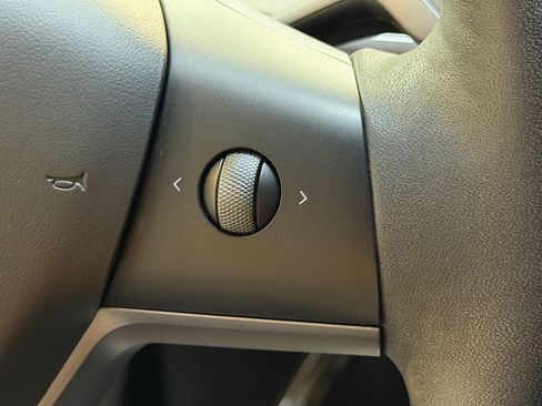 Used 2023 Tesla Model Y Long Range image 26