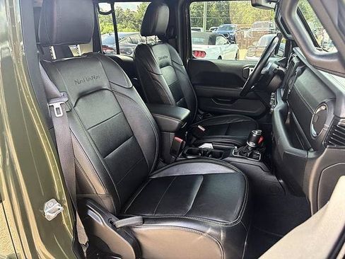 Used 2021 Jeep Wrangler Unlimited Sahara AWD/4WD image 32