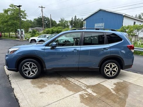 Used 2021 Subaru Forester Premium AWD/4WD image 4