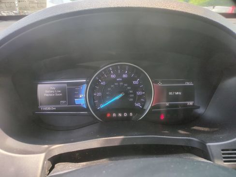 Used 2019 Ford Explorer Limited w/ Class III Trailer Tow Package FWD image 13