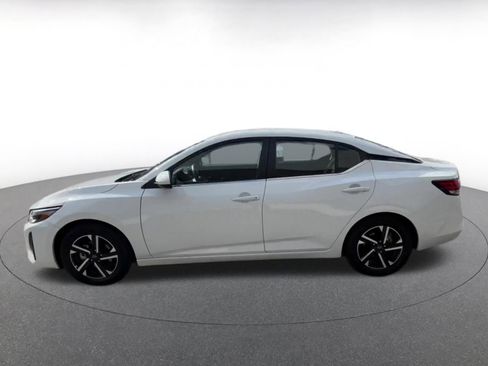 Used 2025 Nissan Sentra SV FWD image 9
