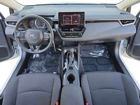 Used 2022 Toyota Corolla LE image 15