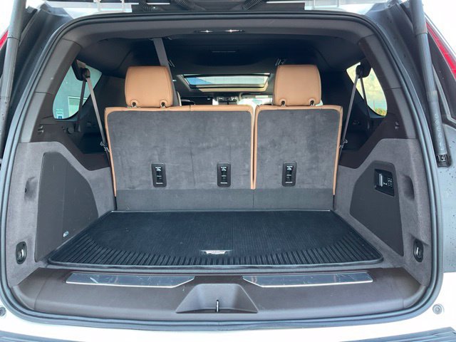 Used 2021 Cadillac Escalade ESV Premium Luxury w/ LPO, Radiant Package AWD/4WD image 38