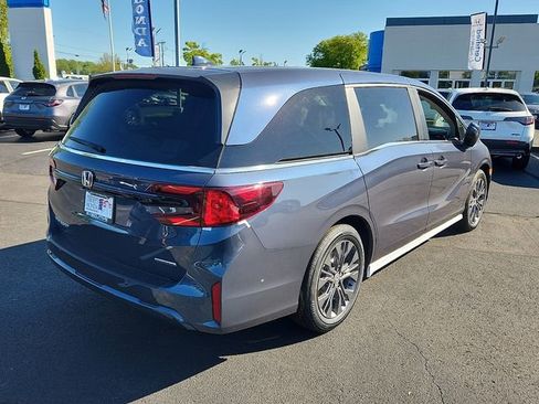 New 2026 Honda Odyssey Touring image 6