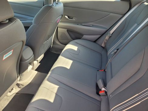 New 2025 Hyundai Elantra SEL image 12
