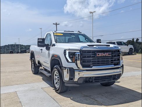 Used 2024 GMC Sierra 3500 Pro AWD/4WD image 5