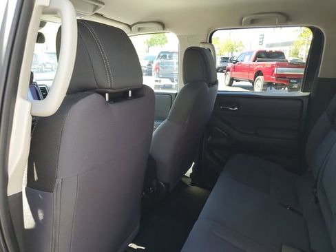 Used 2024 Nissan Frontier SV w/ Hardbody Edition image 10
