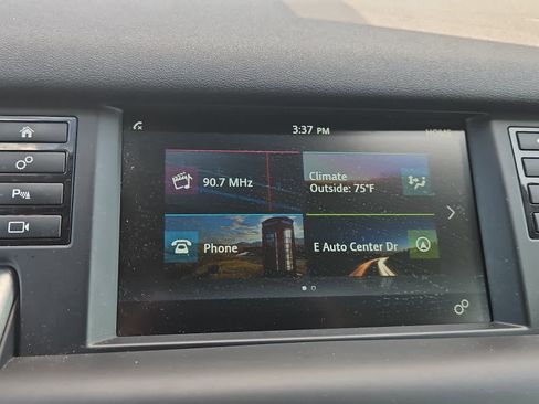 Used 2018 Land Rover Discovery Sport SE AWD/4WD image 15