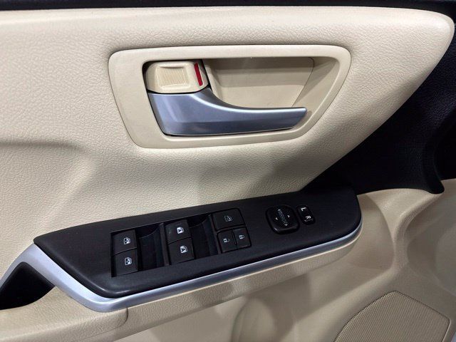 Used 2015 Toyota Camry LE FWD image 31